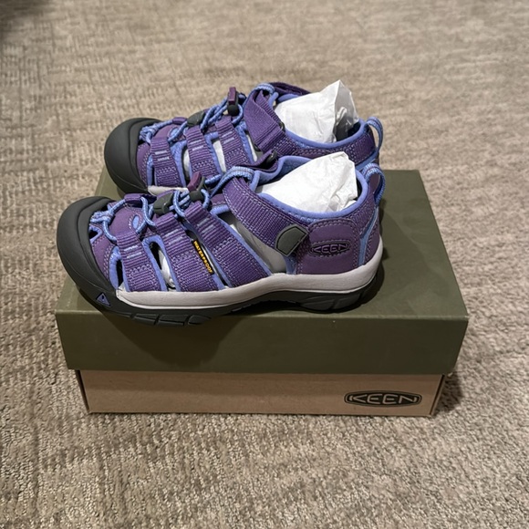 Brand, new, purple Keen, waterproof water shoes - Picture 2 of 2